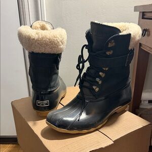 Sperry Women's Black and Cream Shearling Winter Snow Boots